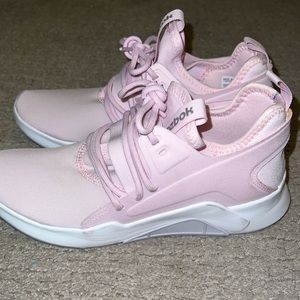 PINK REEBOK TENNIS SHOE